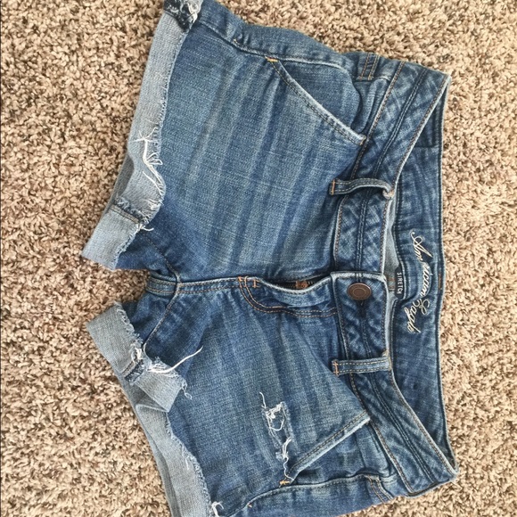 American Eagle low rise shorts - Picture 3 of 3